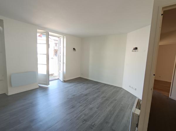 CENTRE VILLE APPARTEMENT 3 PIECES - 15000 AURILLAC