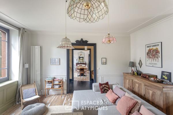 Bâtisse en pierre de 1850 avec piscine et parc séculaire