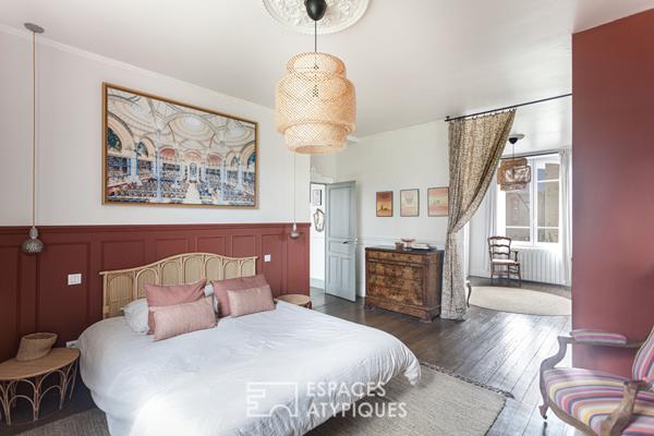 Bâtisse en pierre de 1850 avec piscine et parc séculaire