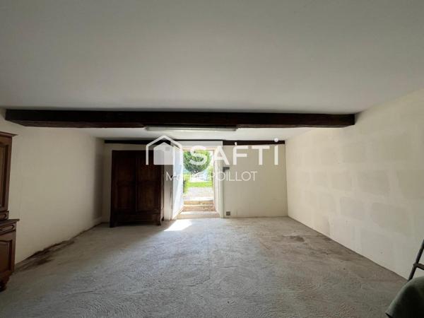 PROPRIETE AVEC DEPENDANCES PISCINE SUR VASTE TERRAIN ENTIEREMENT CLOS 10 minutes MEURSAULT, 20 minutes CHALON SUR SAONE/ BEAUNE