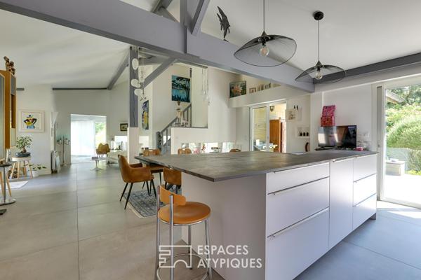 Entre étang et océan, une villa d’exception