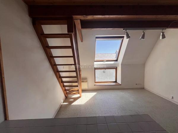 Vente                                                      Appartement
                        
                     2 pièces                                         à Melesse