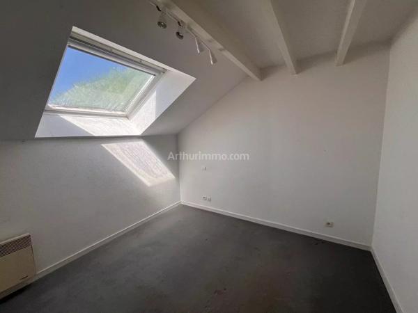 Vente                                                      Appartement
                        
                     2 pièces                                         à Melesse
