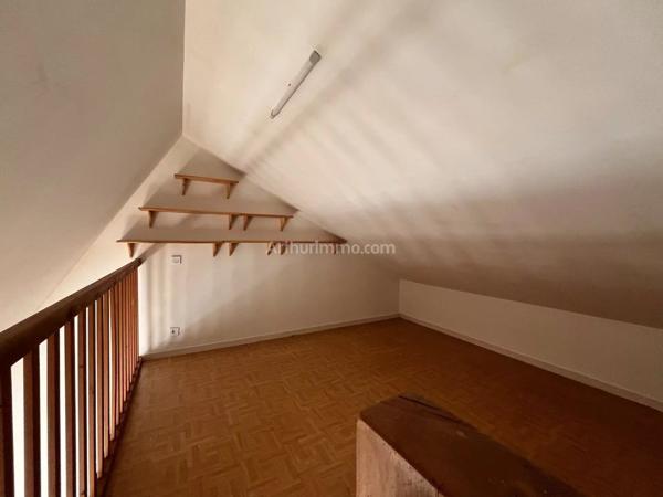 Vente                                                      Appartement
                        
                     2 pièces                                         à Melesse