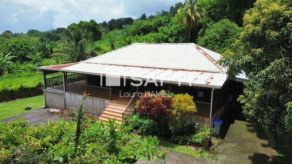Maison T4 grand jardin plat de 8 311m2 avec sa grande terrasse couverte.