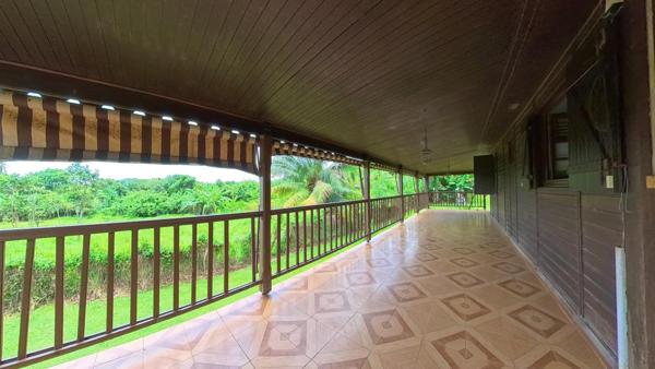 Maison T4 grand jardin plat de 8 311m2 avec sa grande terrasse couverte.