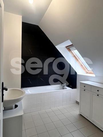 Location 1 Pieces 22 60200 Compiegne 43 0136 01 0072