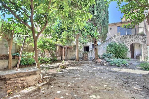 Spécial Investisseur - Ensemble immobilier de charme avec dépendances à rénover - Proche Lac de Villeneuve-de-la-Raho