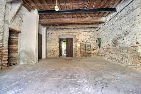 Spécial Investisseur - Ensemble immobilier de charme avec dépendances à rénover - Proche Lac de Villeneuve-de-la-Raho