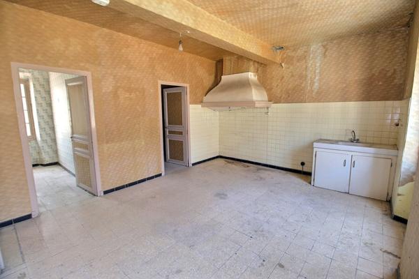 Spécial Investisseur - Ensemble immobilier de charme avec dépendances à rénover - Proche Lac de Villeneuve-de-la-Raho