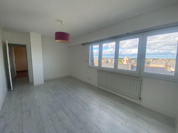 Appartement Dinan T2, centre ville, ascenseur et stationnement sécurisé