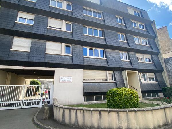 Appartement Dinan T2, centre ville, ascenseur et stationnement sécurisé