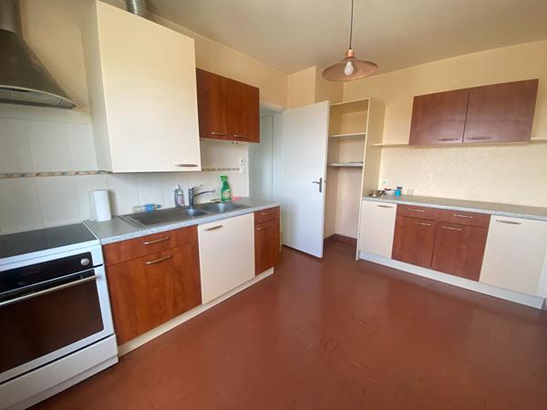 Appartement Dinan T2, centre ville, ascenseur et stationnement sécurisé