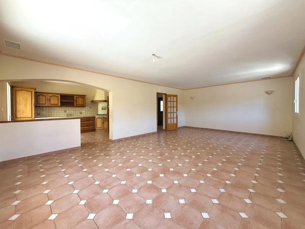 Maison individuelle - Plain-pied - 3 Chambres - Garage - 83780 Flayosc - Réf 85614630