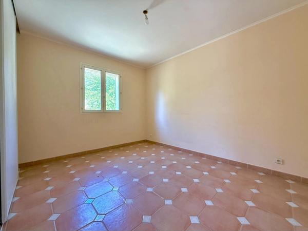Maison individuelle - Plain-pied - 3 Chambres - Garage - 83780 Flayosc - Réf 85614630