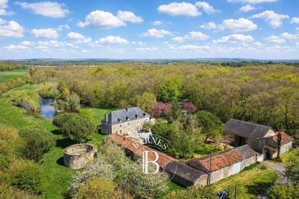Poitiers, Manoir 8 Chambres -  336 m² à vendre