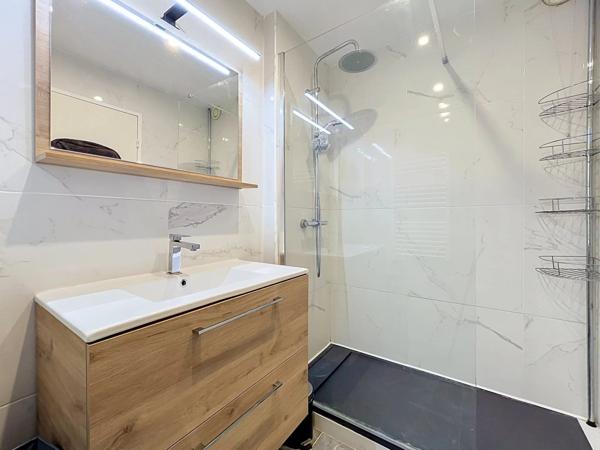 Vente                                                      Appartement
                        
                     3 pièces                      67 m2                     à Boissy-Saint-Léger