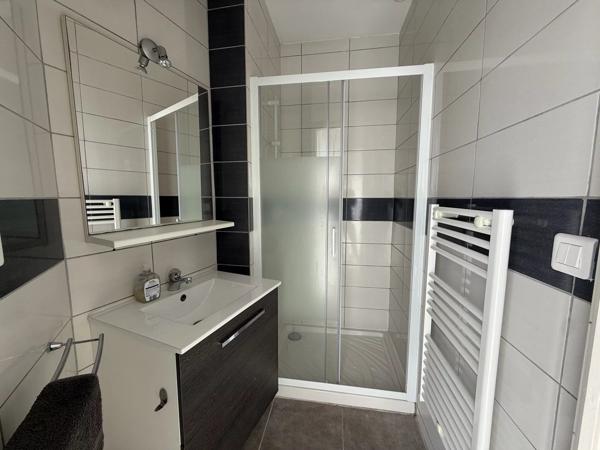 Vente                                                      Appartement
                        
                     2 pièces                      41 m2                     à Nantes