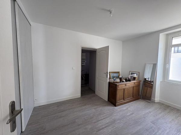 Vente                                                      Appartement
                        
                     2 pièces                      41 m2                     à Nantes