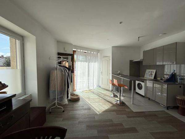Vente                                                      Appartement
                        
                     2 pièces                      41 m2                     à Nantes
