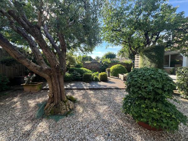 Maison rénovée de 245m² avec jardin à Tonneins – Centre-ville