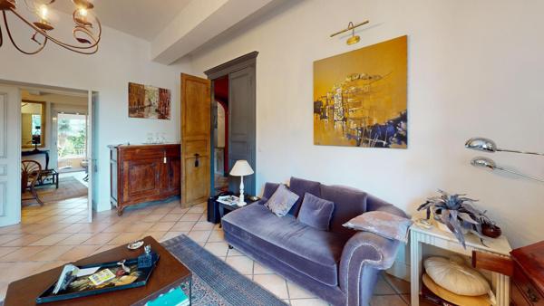 Maison rénovée de 245m² avec jardin à Tonneins – Centre-ville