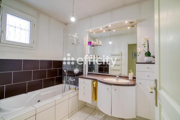 Maison 6 pièces - 137 m² Exclusivité efficity