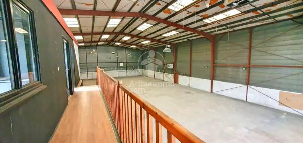 Location                                                      Local industriel
                        
                     10 pièces                      860 m2                     à Isneauville