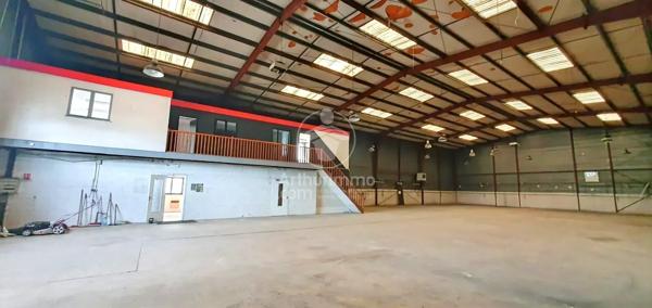 Location                                                      Local industriel
                        
                     10 pièces                      860 m2                     à Isneauville