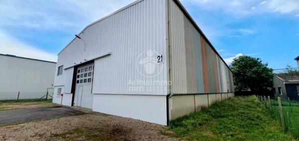 Location                                                      Local industriel
                        
                     10 pièces                      860 m2                     à Isneauville