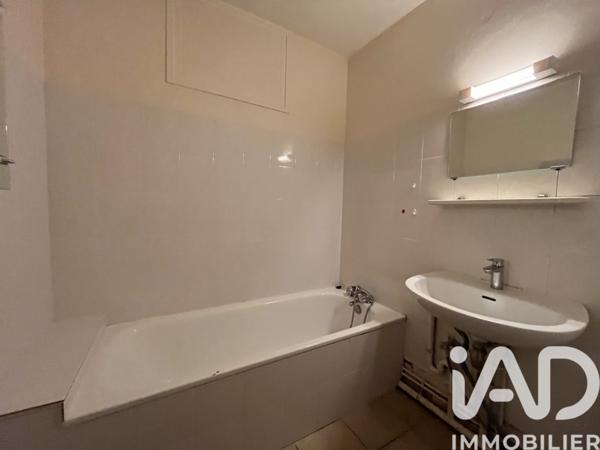 Appartement à vendre 3 pièces 77 m² Décines-Charpieu