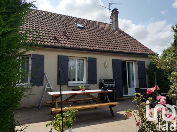 Maison traditionnelle 4 pièces de 94 m² à Lucé (28110)