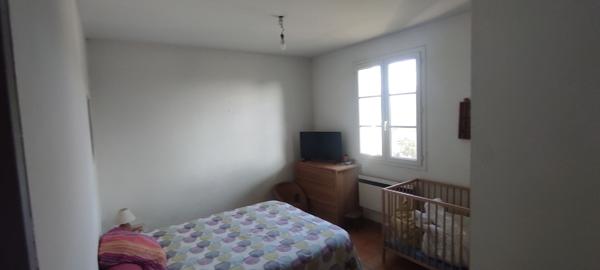 A vendre, Maison 5 pièces 120 m2 , piscine, garage et cave.