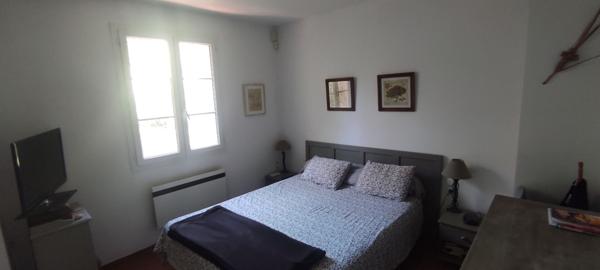 A vendre, Maison 5 pièces 120 m2 , piscine, garage et cave.