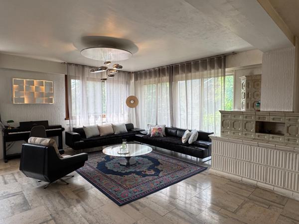 UN GRAND POTENTIEL POUR UNE DEMEURE DE CARACTERE EN CENTRE VILLE AVEC JARDIN ET GARAGE