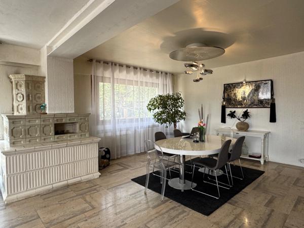 UN GRAND POTENTIEL POUR UNE DEMEURE DE CARACTERE EN CENTRE VILLE AVEC JARDIN ET GARAGE