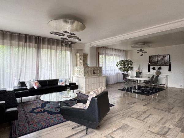 UN GRAND POTENTIEL POUR UNE DEMEURE DE CARACTERE EN CENTRE VILLE AVEC JARDIN ET GARAGE