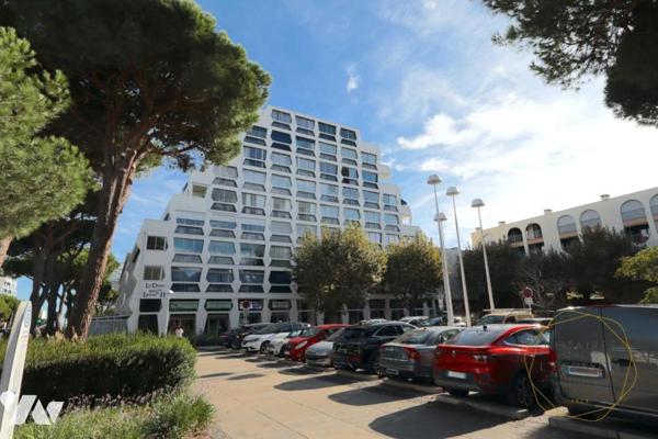 Vaste Appartement T2 avec vue mer et grande terrasse au centre-ville de La Grande Motte