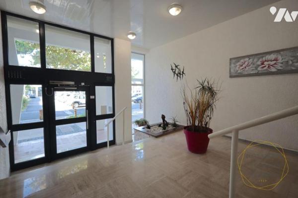 Vaste Appartement T2 avec vue mer et grande terrasse au centre-ville de La Grande Motte