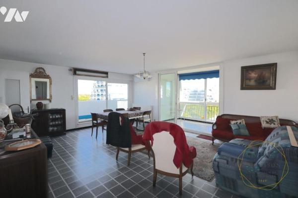 Vaste Appartement T2 avec vue mer et grande terrasse au centre-ville de La Grande Motte