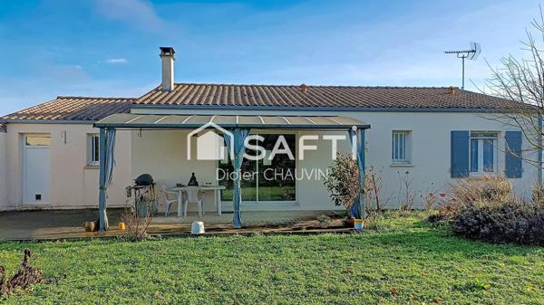 Maison plain pied avec de beaux volumes.