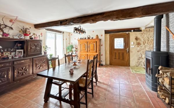 Maison à vendre    5 pièces •  Lavardens