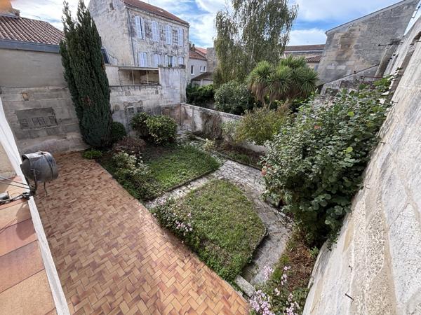 Maison ancienne Hyper centre de Rochefort, emplacement idéal