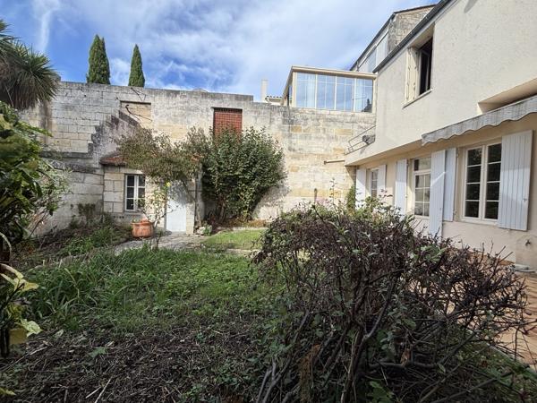 Maison ancienne Hyper centre de Rochefort, emplacement idéal