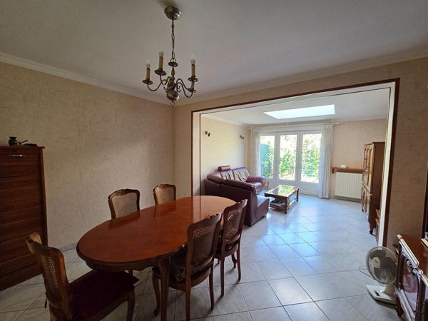 Maison à vendre au Mans ? Maison de ville avec 3 chambres, jardin, terrasse et garage
