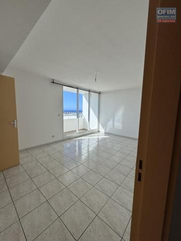 A louer ce joli appartement de type F2 sur la résidence GEORGES BRASSENS à Sainte Clotilde.