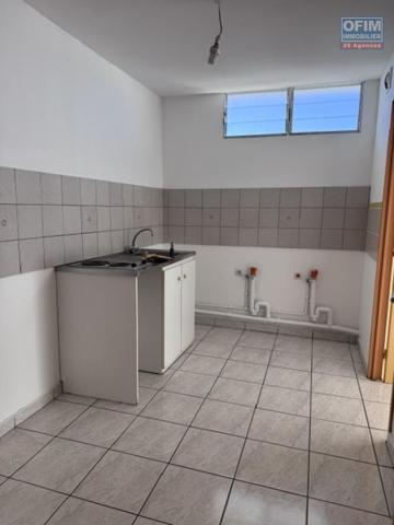 A louer ce joli appartement de type F2 sur la résidence GEORGES BRASSENS à Sainte Clotilde.