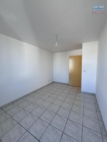 A louer ce joli appartement de type F2 sur la résidence GEORGES BRASSENS à Sainte Clotilde.