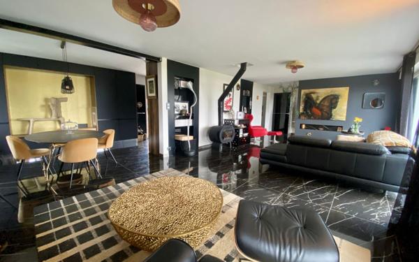 Maison à vendre    7 pièces •  Séné