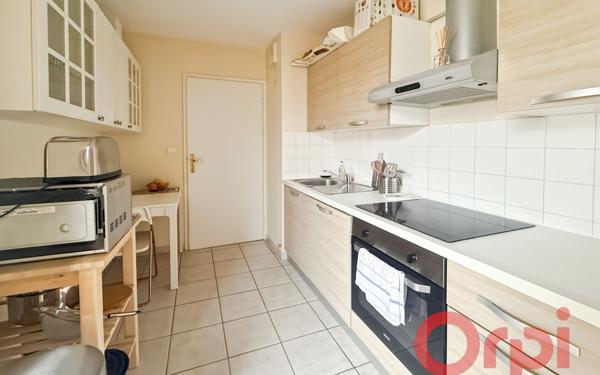 Appartement à louer    2 pièces • 50 m2 Lyon 8